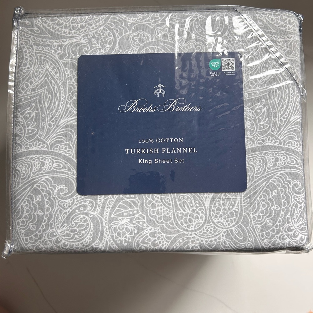Brooks Brothers Gray and White Paisley Turkish Flannel King Sheet Set